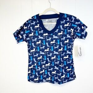 NWT Butter Soft Navy Cat Print Short Sleeve Scrub Top Small
